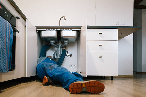 Professional Plumbing technician working in South Roxana, IL